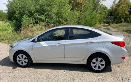 Hyundai Solaris II рестайлинг, 2015 год, 890 000 рублей, 5 фотография