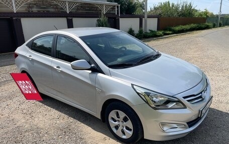Hyundai Solaris II рестайлинг, 2015 год, 890 000 рублей, 2 фотография