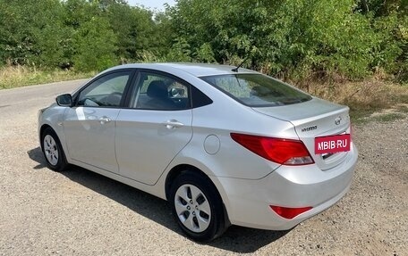 Hyundai Solaris II рестайлинг, 2015 год, 890 000 рублей, 4 фотография