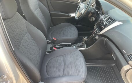Hyundai Solaris II рестайлинг, 2015 год, 890 000 рублей, 17 фотография