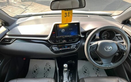 Toyota C-HR I рестайлинг, 2018 год, 1 999 000 рублей, 15 фотография
