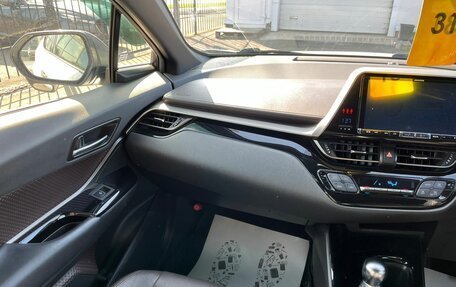 Toyota C-HR I рестайлинг, 2018 год, 1 999 000 рублей, 17 фотография