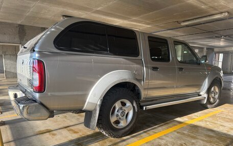 Nissan NP300, 2010 год, 1 250 000 рублей, 7 фотография