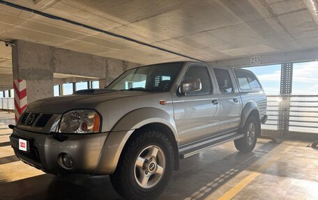 Nissan NP300, 2010 год, 1 250 000 рублей, 4 фотография