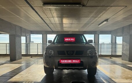 Nissan NP300, 2010 год, 1 250 000 рублей, 3 фотография