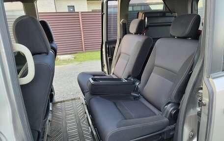 Nissan Serena III, 2009 год, 650 000 рублей, 14 фотография