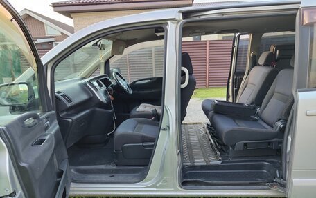 Nissan Serena III, 2009 год, 650 000 рублей, 12 фотография