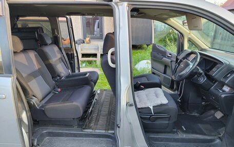 Nissan Serena III, 2009 год, 650 000 рублей, 15 фотография