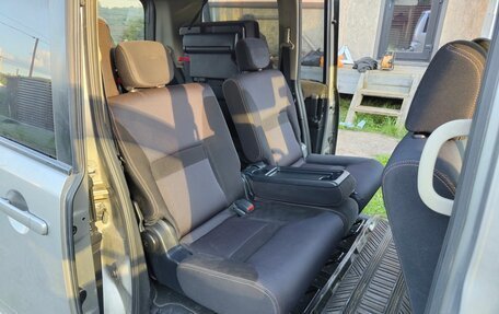Nissan Serena III, 2009 год, 650 000 рублей, 16 фотография