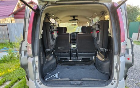 Nissan Serena III, 2009 год, 650 000 рублей, 19 фотография