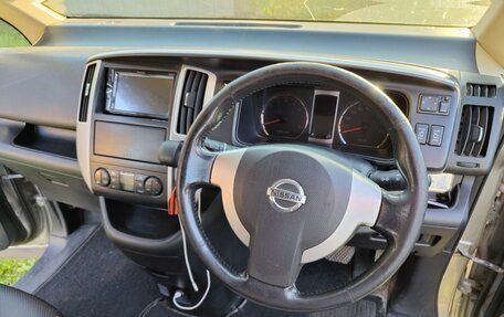 Nissan Serena III, 2009 год, 650 000 рублей, 18 фотография