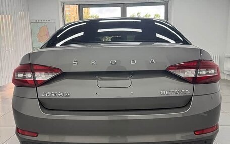 Skoda Octavia, 2022 год, 1 800 000 рублей, 5 фотография
