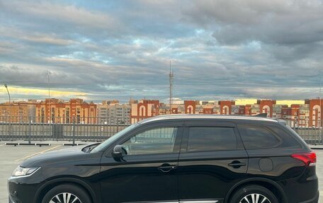Mitsubishi Outlander III рестайлинг 3, 2021 год, 2 639 000 рублей, 2 фотография