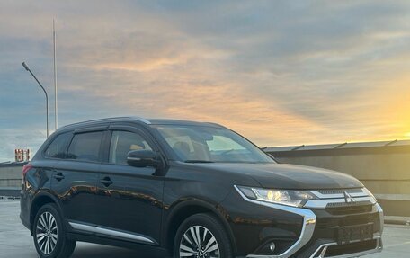 Mitsubishi Outlander III рестайлинг 3, 2021 год, 2 639 000 рублей, 7 фотография