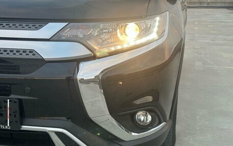Mitsubishi Outlander III рестайлинг 3, 2021 год, 2 639 000 рублей, 9 фотография