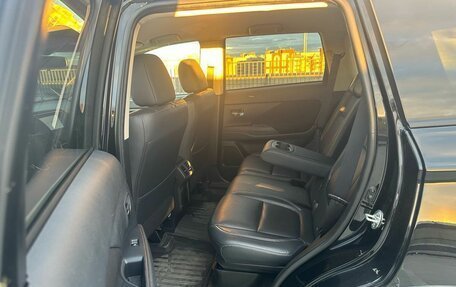 Mitsubishi Outlander III рестайлинг 3, 2021 год, 2 639 000 рублей, 20 фотография