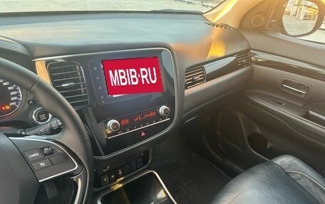 Mitsubishi Outlander III рестайлинг 3, 2021 год, 2 639 000 рублей, 16 фотография