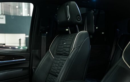 Cadillac Escalade V, 2023 год, 15 900 000 рублей, 21 фотография
