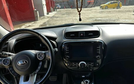 KIA Soul II рестайлинг, 2017 год, 1 800 000 рублей, 5 фотография