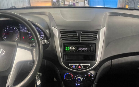 Hyundai Solaris II рестайлинг, 2012 год, 620 000 рублей, 18 фотография