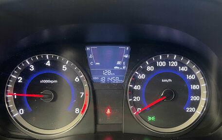 Hyundai Solaris II рестайлинг, 2012 год, 620 000 рублей, 17 фотография