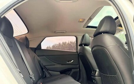 Hyundai Elantra, 2023 год, 1 715 000 рублей, 13 фотография