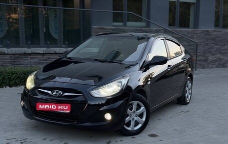 Hyundai Solaris II рестайлинг, 2011 год, 620 000 рублей, 1 фотография