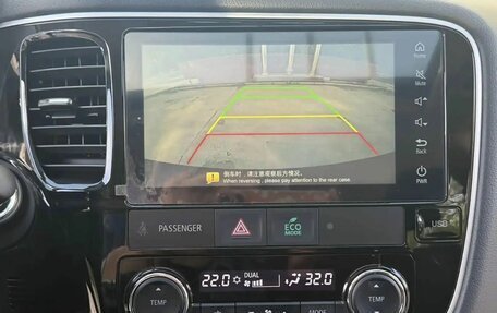 Mitsubishi Outlander III рестайлинг 3, 2022 год, 2 300 000 рублей, 16 фотография