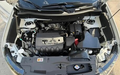 Mitsubishi Outlander III рестайлинг 3, 2022 год, 2 300 000 рублей, 17 фотография