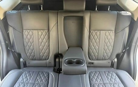 Mitsubishi Outlander III рестайлинг 3, 2022 год, 2 300 000 рублей, 13 фотография