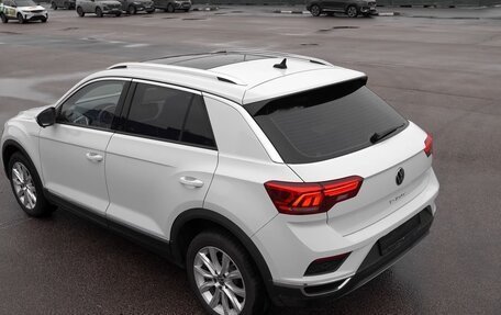 Volkswagen T-Roc I, 2023 год, 1 750 843 рублей, 2 фотография