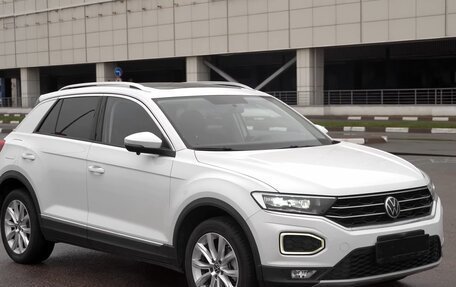 Volkswagen T-Roc I, 2023 год, 1 750 843 рублей, 5 фотография