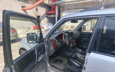 Mitsubishi Pajero III рестайлинг, 2003 год, 1 070 000 рублей, 17 фотография