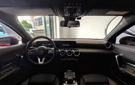 Mercedes-Benz A-Класс, 2022 год, 1 850 000 рублей, 10 фотография