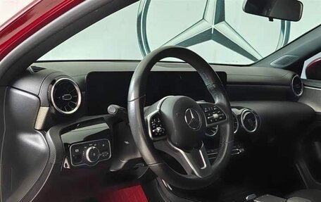 Mercedes-Benz A-Класс, 2022 год, 1 850 000 рублей, 9 фотография