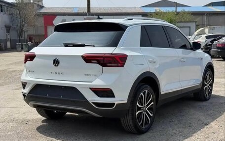 Volkswagen T-Roc I, 2021 год, 1 950 000 рублей, 3 фотография