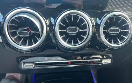 Mercedes-Benz GLB, 2022 год, 2 910 000 рублей, 13 фотография