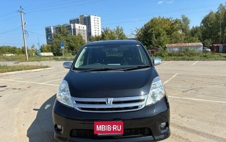 Toyota ISis I, 2011 год, 1 033 000 рублей, 2 фотография