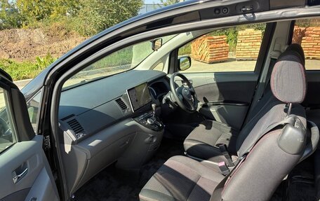 Toyota ISis I, 2011 год, 1 033 000 рублей, 13 фотография