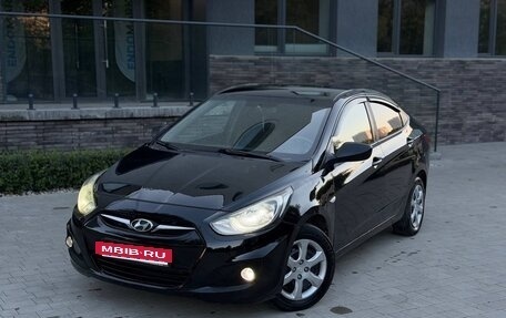 Hyundai Solaris II рестайлинг, 2011 год, 620 000 рублей, 2 фотография