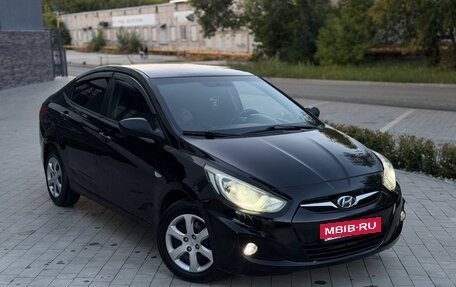Hyundai Solaris II рестайлинг, 2011 год, 620 000 рублей, 4 фотография