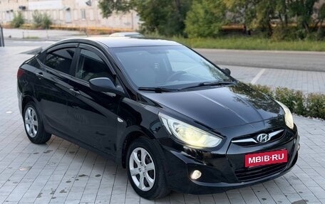 Hyundai Solaris II рестайлинг, 2011 год, 620 000 рублей, 10 фотография