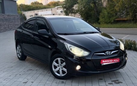 Hyundai Solaris II рестайлинг, 2011 год, 620 000 рублей, 3 фотография