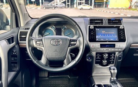 Toyota Land Cruiser Prado 150 рестайлинг 2, 2018 год, 5 650 000 рублей, 10 фотография