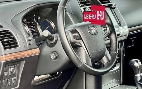 Toyota Land Cruiser Prado 150 рестайлинг 2, 2018 год, 5 650 000 рублей, 8 фотография