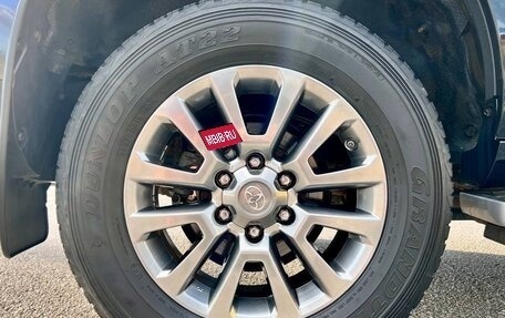 Toyota Land Cruiser Prado 150 рестайлинг 2, 2018 год, 5 650 000 рублей, 21 фотография