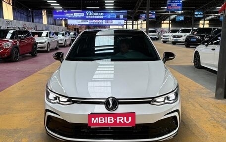 Volkswagen Golf VIII, 2022 год, 1 800 077 рублей, 2 фотография