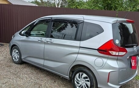 Honda Freed II, 2022 год, 1 850 000 рублей, 4 фотография
