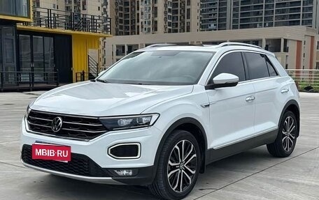Volkswagen T-Roc I, 2023 год, 1 800 098 рублей, 1 фотография