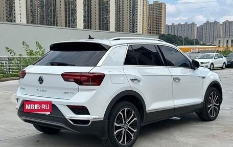 Volkswagen T-Roc I, 2023 год, 1 800 098 рублей, 6 фотография